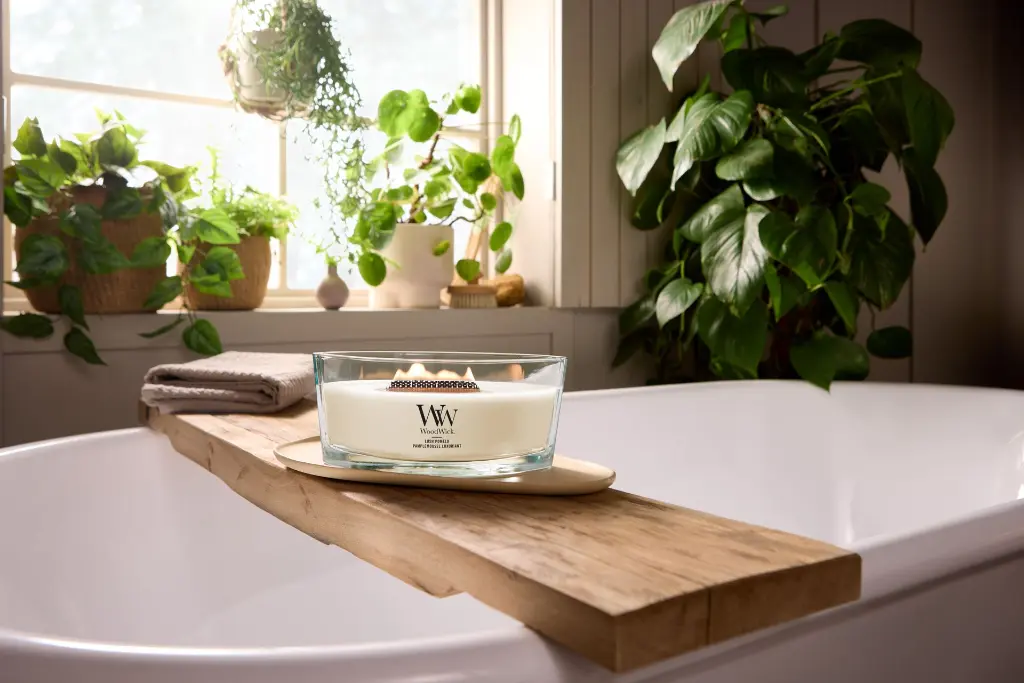 WW_Lush Pomelo_Ellipse_Enviro.webp