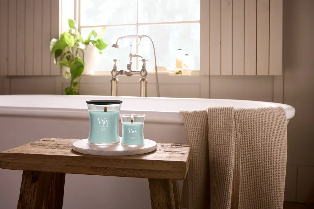 WW_SeaSpray_MediumMini_Enviro_Bathroom_01.webp