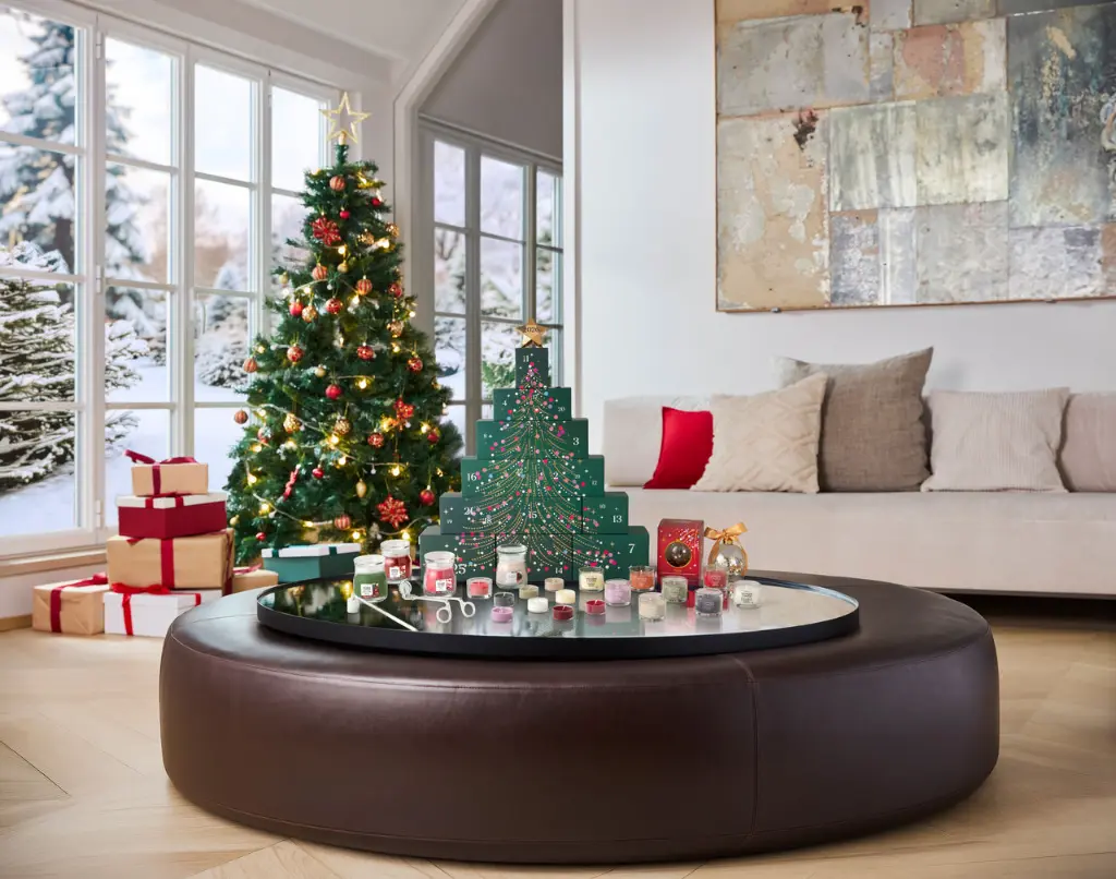 2243713 G-YC AW26 CLLCTR ADVENT YCE Enviro shot Carton and contents Tree Retouch-1280x1280.webp