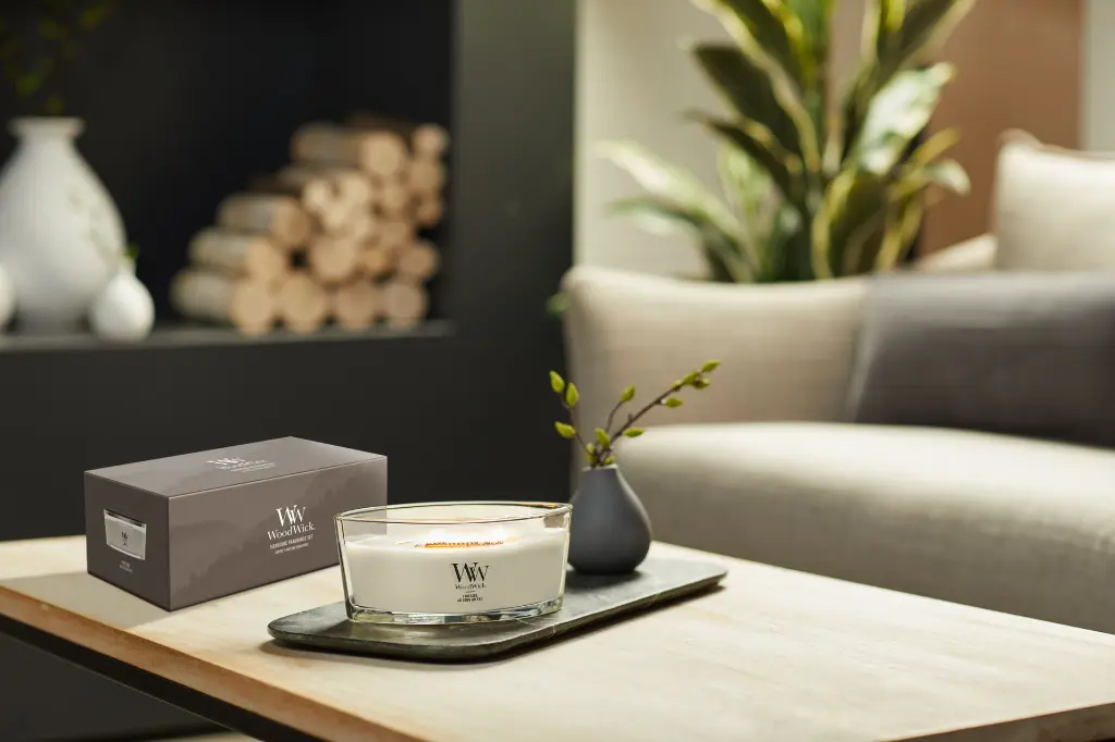 2252810_WW EVERGREEN GIFT SET FIRESIDE ELLIPSE_ENVIRO SHOT.webp