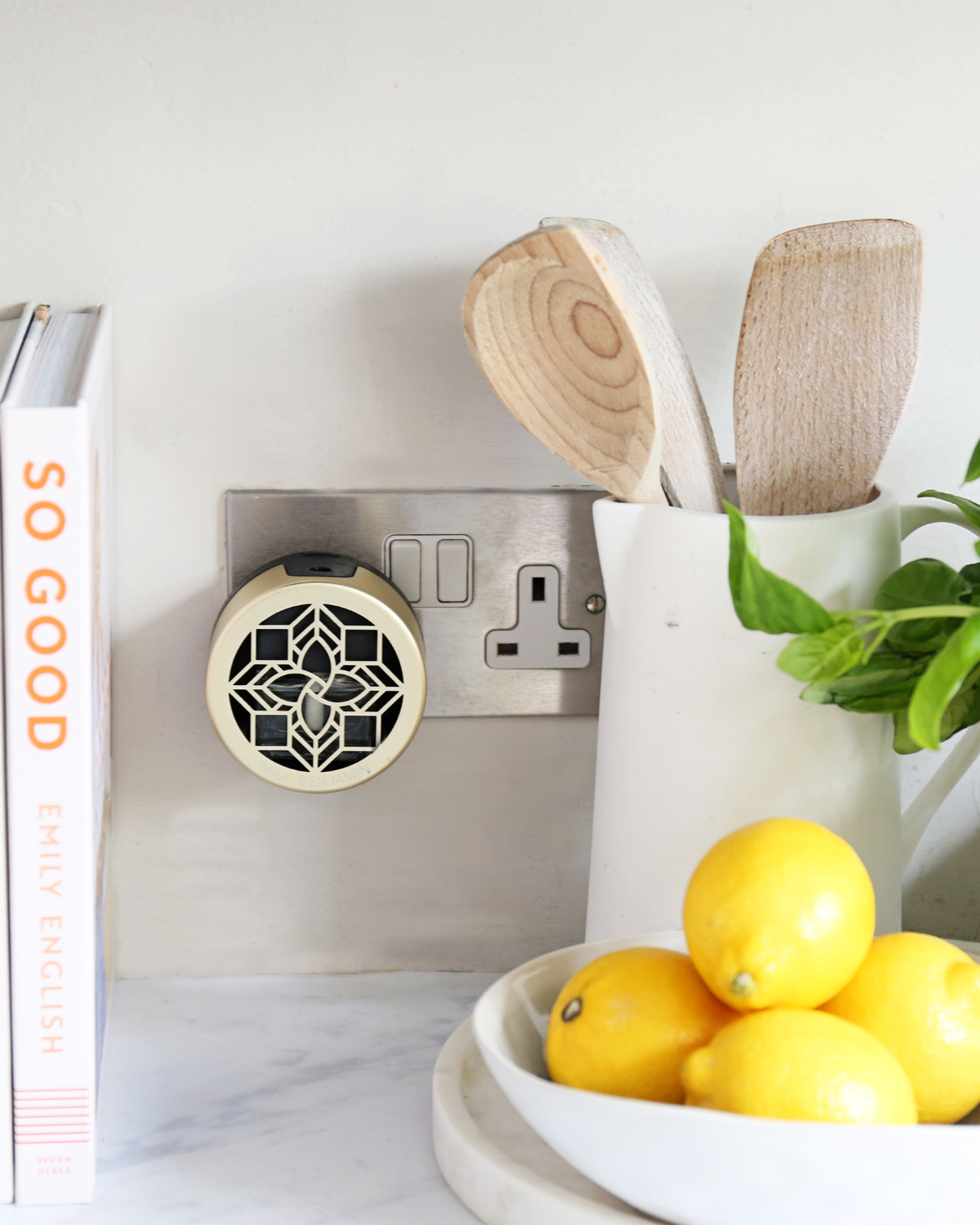 [RB-WDEU01] MB Wall Fragrance Diffuser Lemongrass & Ginger